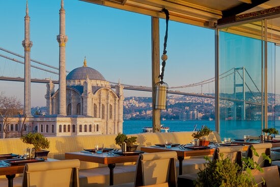Bridge Restaurant, 360 İstanbul, Veranda Pera, Madhu's İstanbul, Frankie, Neolokal, Chilai, İstanbulda Doğum Günü Kutlanabilecek En İyi 8 Mekan,